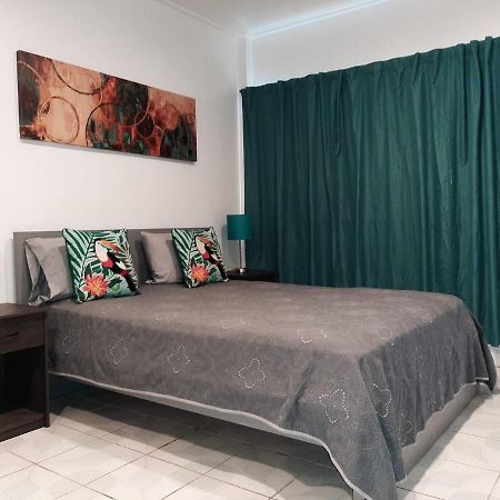 Hallandale Studio With Pool Apartment ฮาลลันเดลบีช ภายนอก รูปภาพ