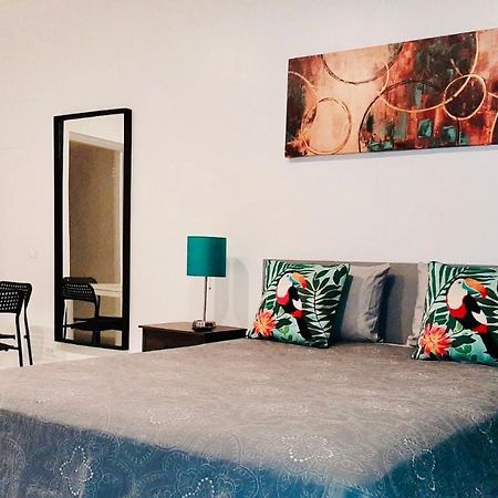 Hallandale Studio With Pool Apartment ฮาลลันเดลบีช ภายนอก รูปภาพ