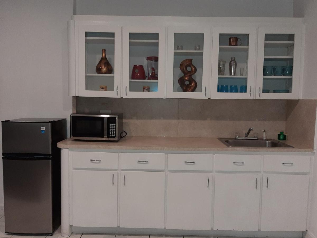 Hallandale Studio With Pool Apartment ฮาลลันเดลบีช ภายนอก รูปภาพ