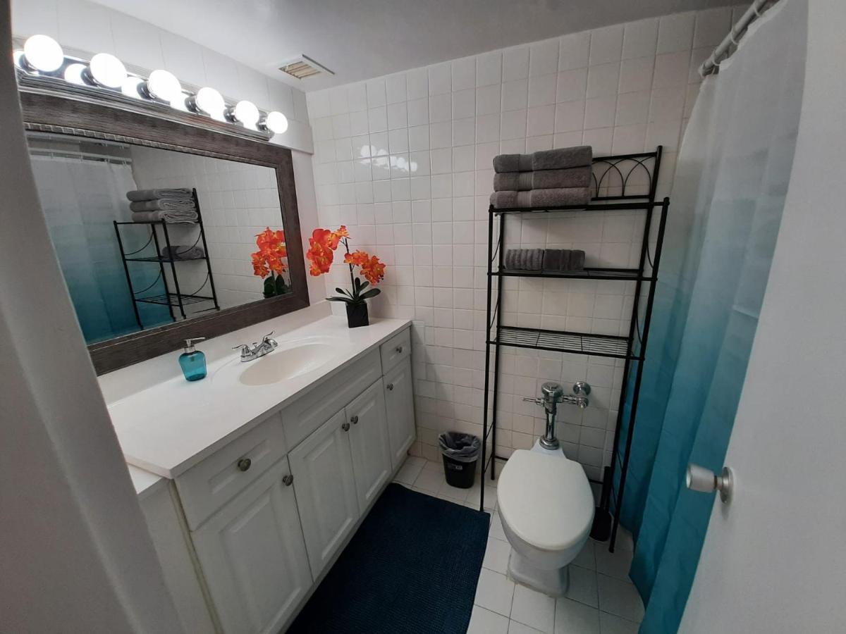 Hallandale Studio With Pool Apartment ฮาลลันเดลบีช ภายนอก รูปภาพ