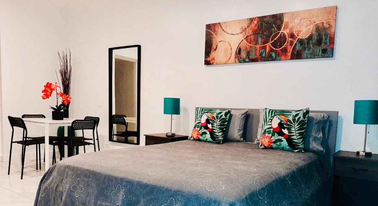 Hallandale Studio With Pool Apartment ฮาลลันเดลบีช ภายนอก รูปภาพ