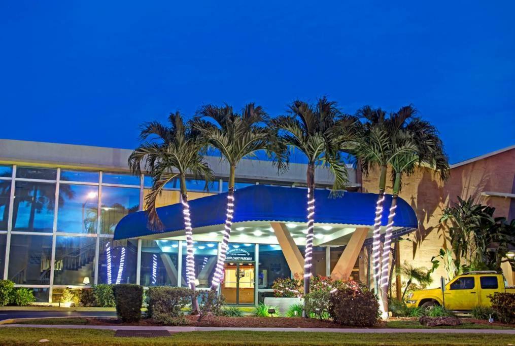 Hallandale Studio With Pool Apartment ฮาลลันเดลบีช ภายนอก รูปภาพ