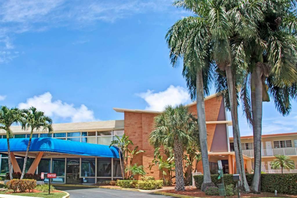 Hallandale Studio With Pool Apartment ฮาลลันเดลบีช ภายนอก รูปภาพ