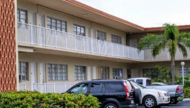 Hallandale Studio With Pool Apartment ฮาลลันเดลบีช ภายนอก รูปภาพ